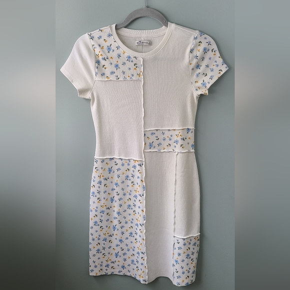 Hollister Dress - Picture 2 of 2